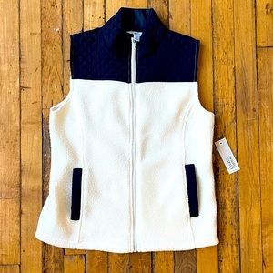 Croft and Barrow Fleece Vest Jacket, size Petite XS, brand new with tags